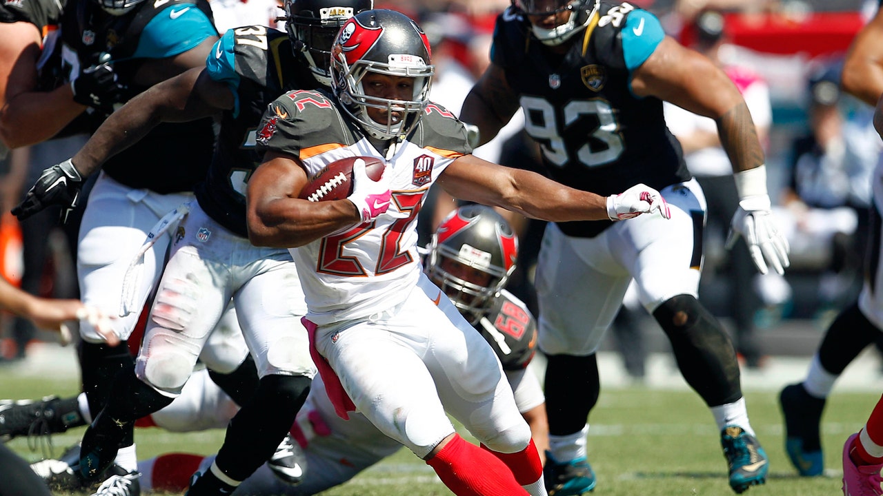 Doug Martin's 3 TDs help Buccaneers top Jaguars to snap home losing streak